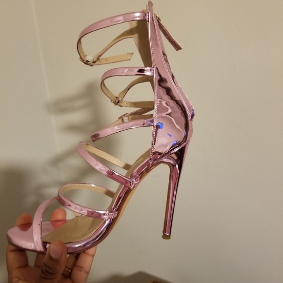 Heels - Picture 4 of 4